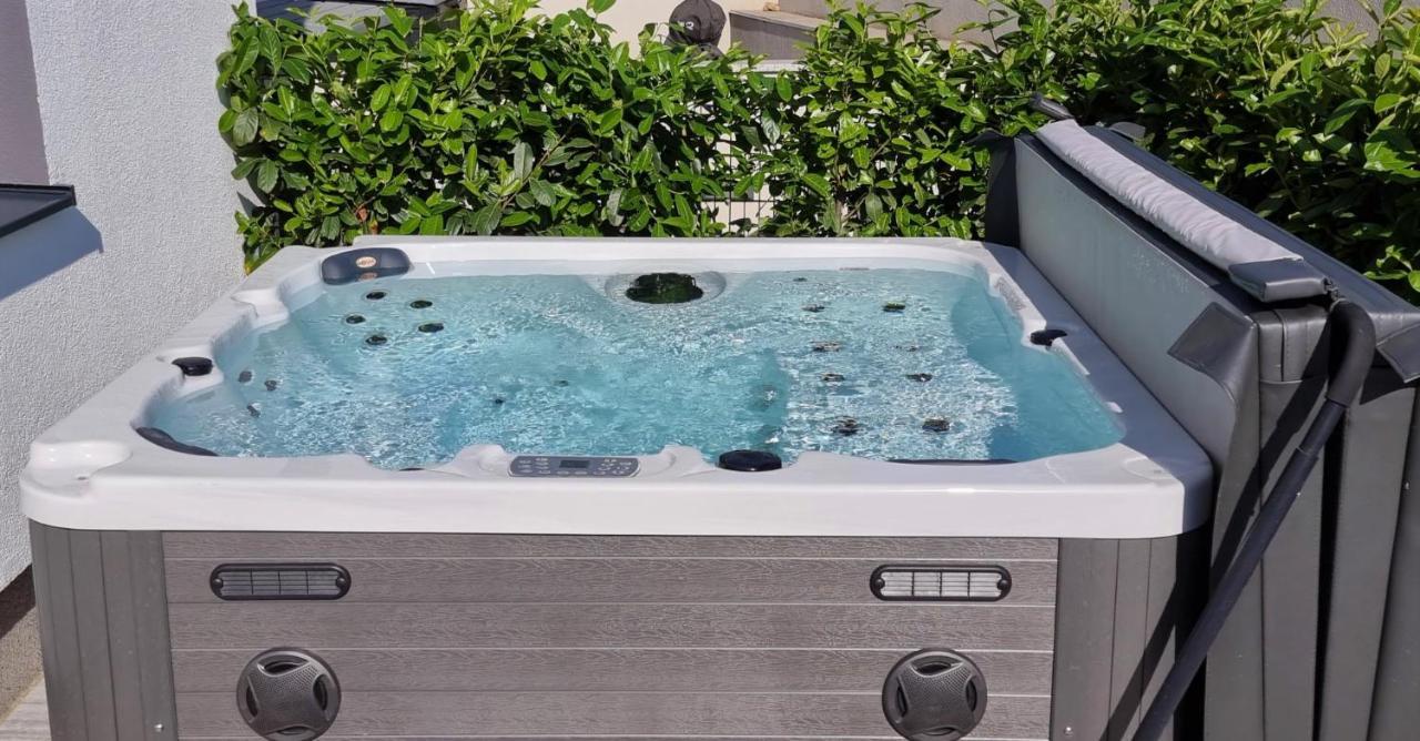 Bartol Luxury Apartments Krk Croatia, With Own Hot Tub - Whirlpool Крк Экстерьер фото